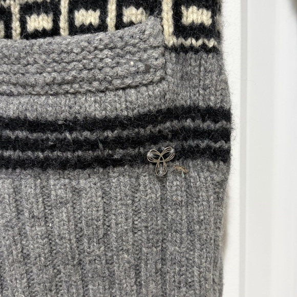 TNA Charcoal and Black Zip-Up Sweater - medium but fits small - Picture 3 of 5